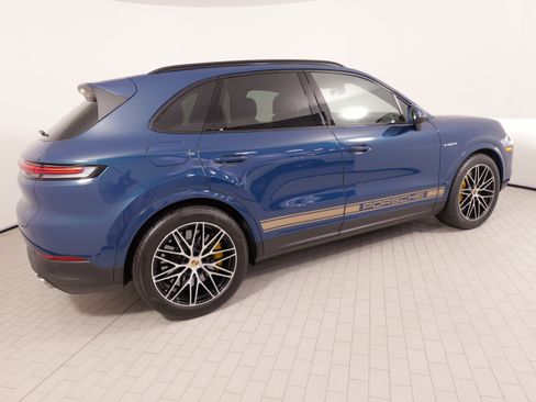 Used 2024 Porsche Cayenne S AWD/4WD image 13