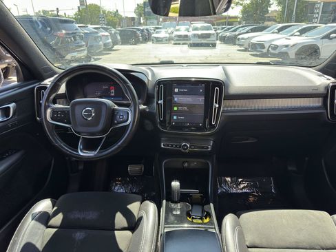 Used 2021 Volvo XC40 P8 Recharge w/ Advanced Package AWD/4WD image 31