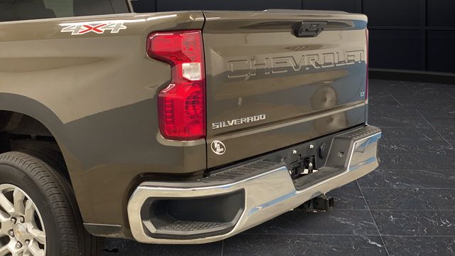 Used 2024 Chevrolet Silverado 1500 LT AWD/4WD image 40