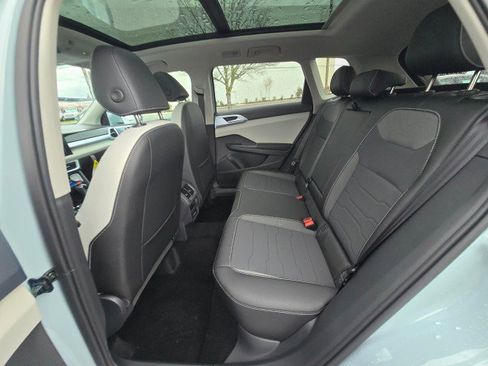 New 2026 Volkswagen Taos SE AWD/4WD image 20