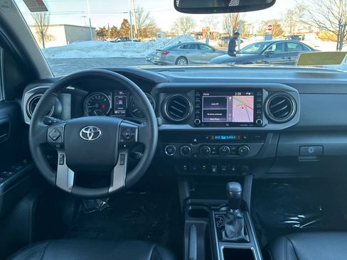 Used 2023 Toyota Tacoma TRD Off-Road image 18