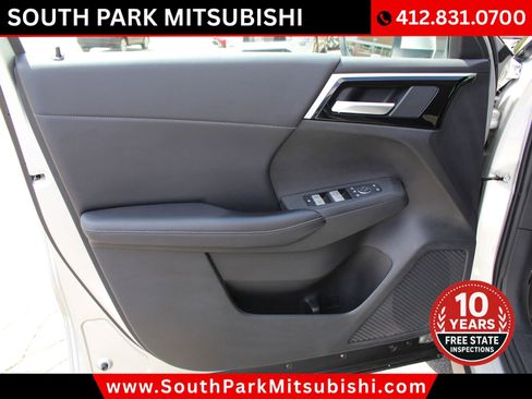 Used 2024 Mitsubishi Outlander Ralliart AWD/4WD image 13