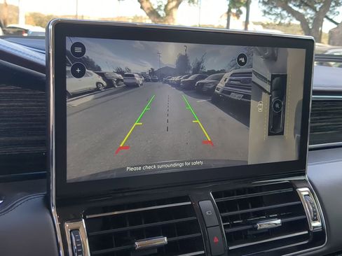 Used 2023 Lincoln Navigator L Black Label image 16