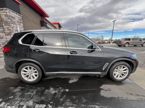 Used 2020 BMW X5 xDrive40i w/ Premium Package image 2