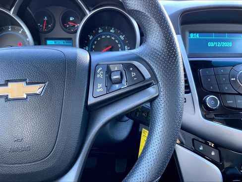 Used 2014 Chevrolet Cruze LS image 25