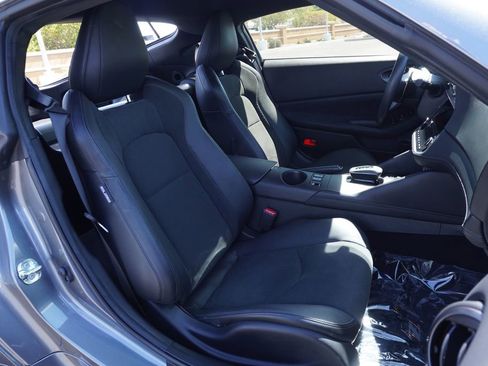 Certified 2025 Nissan Z Performance w/ Floor Mat Package RWD image 10