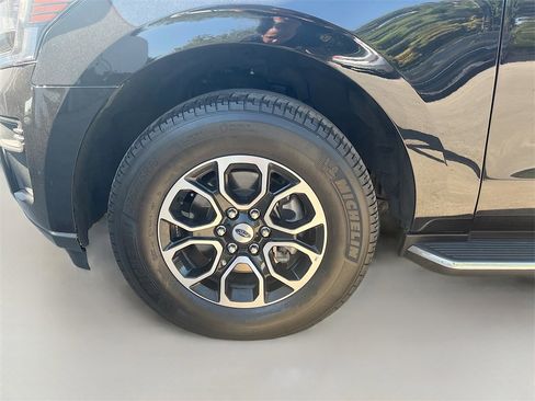 Used 2023 Ford Expedition Max XLT image 31