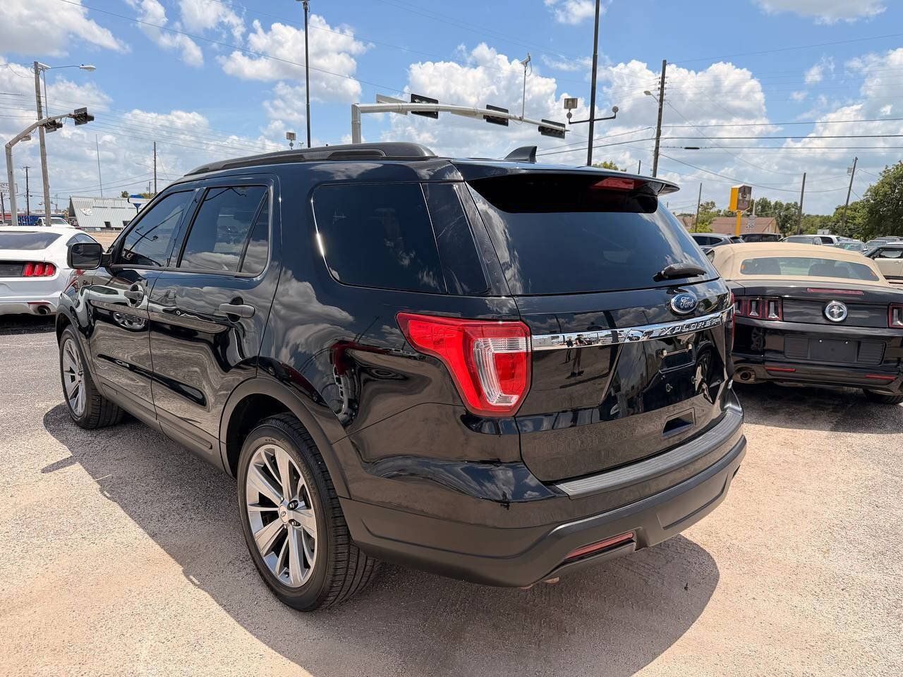Used 2019 Ford Explorer FWD image 7