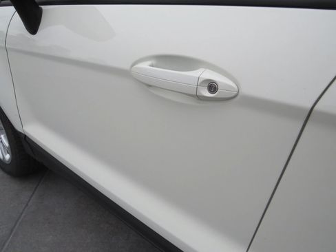 Used 2020 Ford EcoSport SE w/ SE Convenience Package image 30