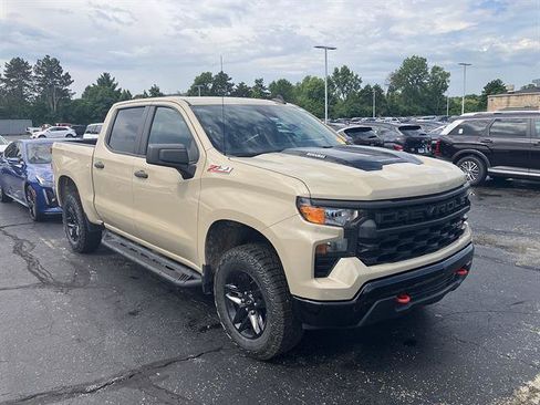 Used 2022 Chevrolet Silverado 1500 Custom Trail Boss AWD/4WD image 2