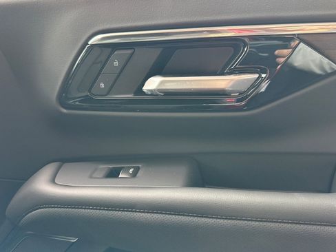 New 2025 Chevrolet Suburban High Country image 21