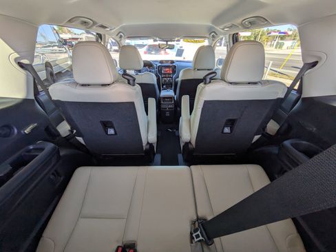 Used 2022 Subaru Ascent Limited image 13