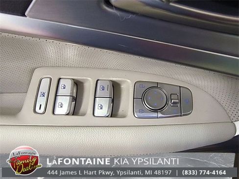 Used 2020 Genesis G70 3.3T image 16