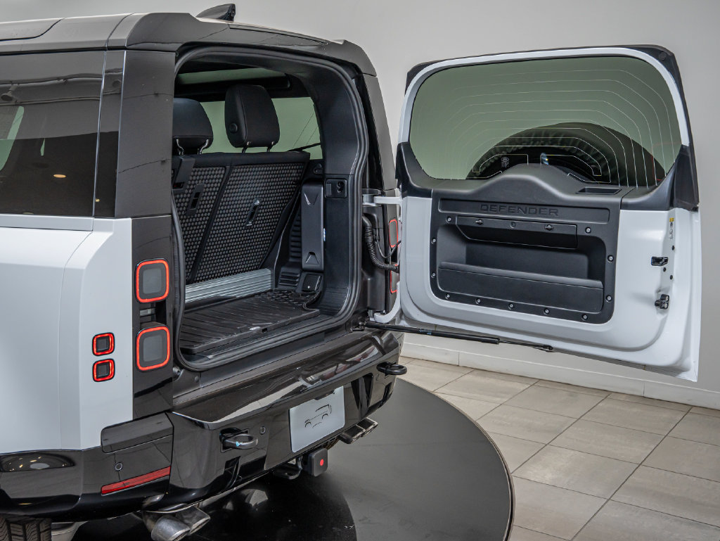 New 2026 Land Rover Defender 90 V8 AWD/4WD image 21