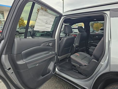New 2026 Chevrolet Traverse RS w/ LPO, Floor Liner Package image 21