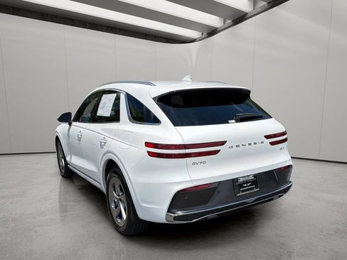 Certified 2026 Genesis GV70 2.5T AWD/4WD image 3