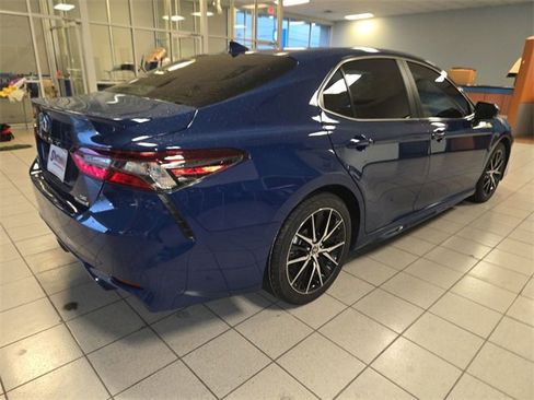 Used 2023 Toyota Camry SE image 8