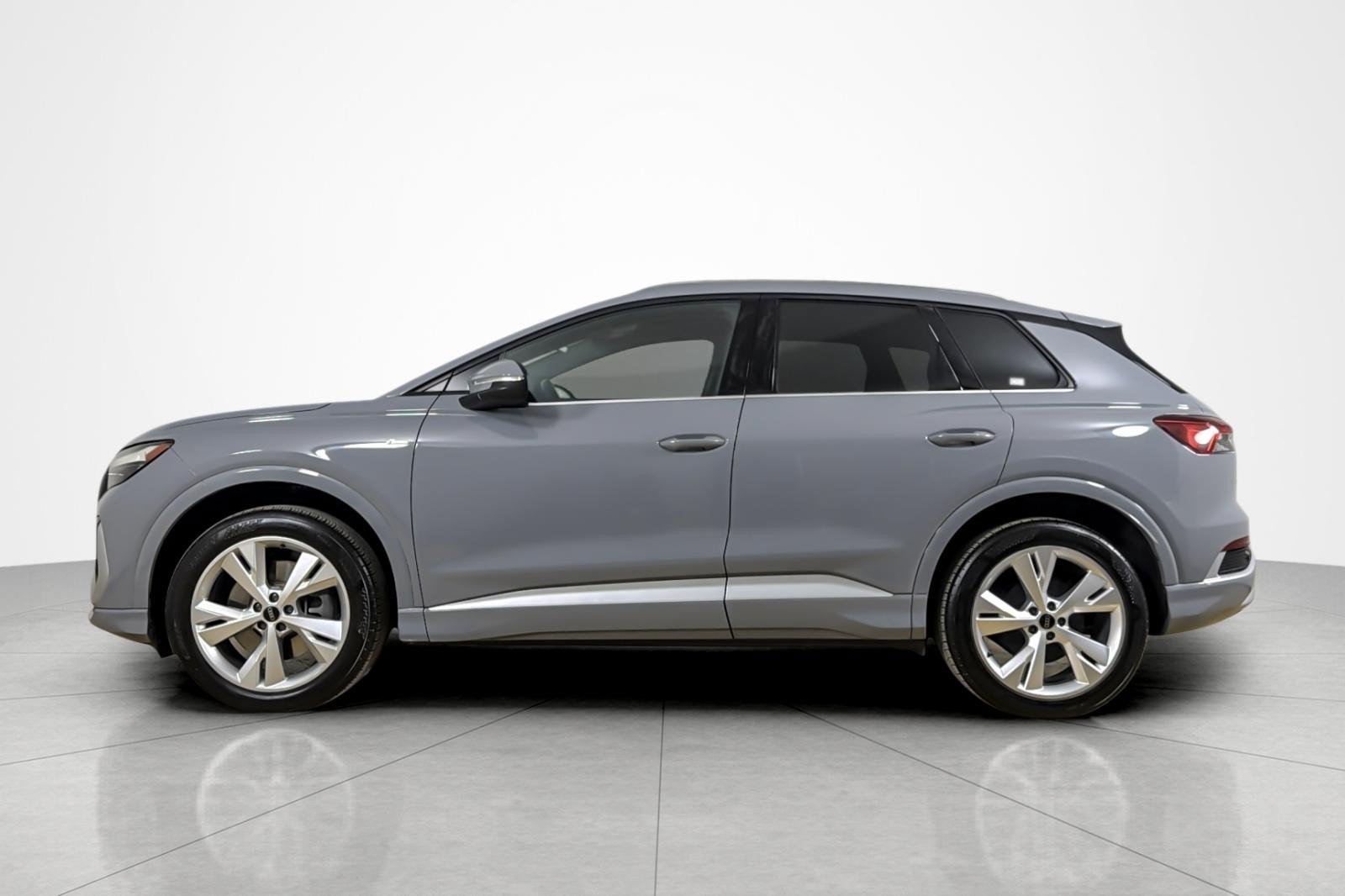 Certified 2023 Audi Q4 e-tron Premium AWD/4WD image 2