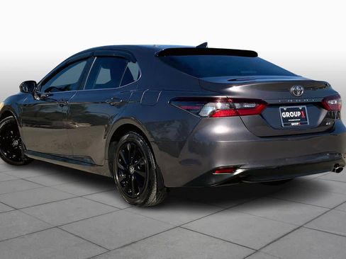 Used 2022 Toyota Camry LE image 11