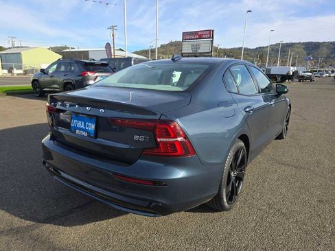 Used 2024 Volvo S60 B5 Core image 5