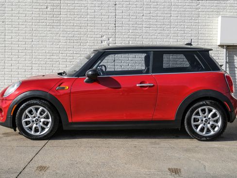 Used 2015 MINI Cooper 2-Door Hardtop image 10