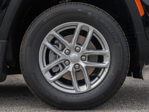 New 2025 Jeep Grand Cherokee Laredo X w/ Luxury Tech Group I image 16