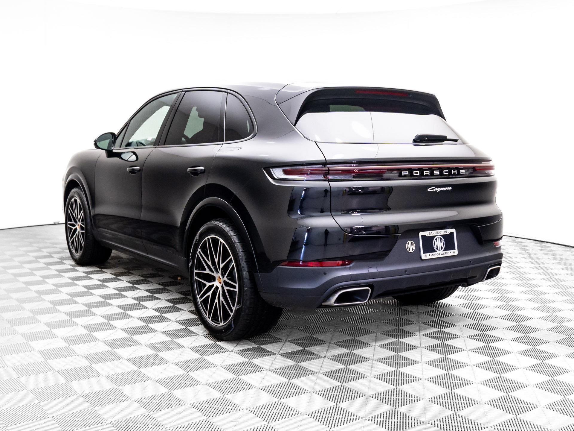 Certified 2026 Porsche Cayenne AWD/4WD image 3