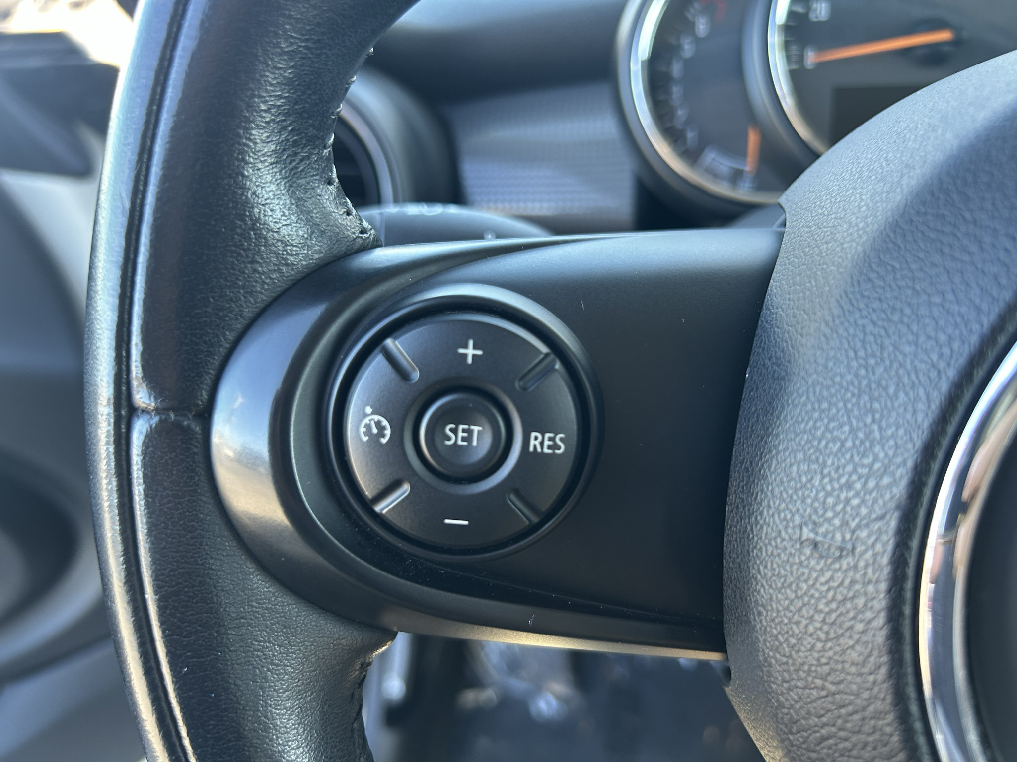 Used 2015 MINI Cooper 2-Door Hardtop FWD image 18