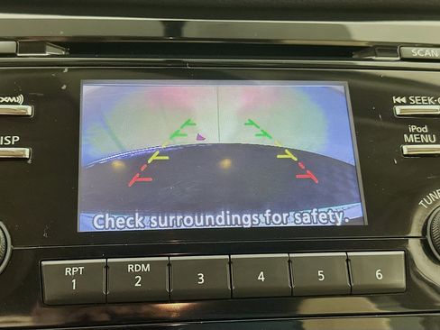 Used 2017 Nissan Rogue SV image 21