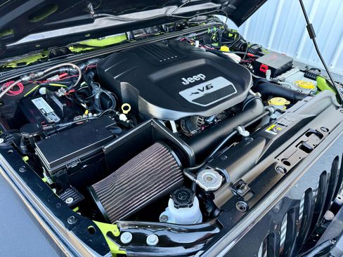 Used 2017 Jeep Wrangler Unlimited Sport w/ Quick Order Package 23S image 11