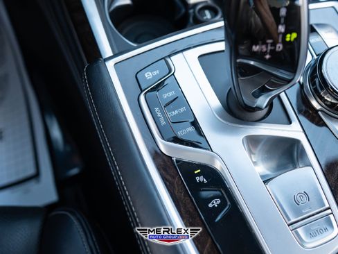 Used 2018 BMW 750i xDrive image 38