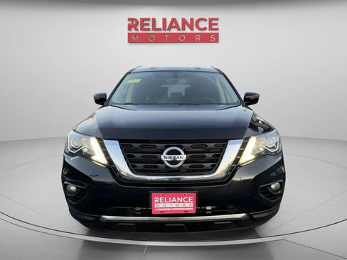 Used 2018 Nissan Pathfinder SV image 9