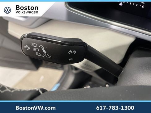 New 2026 Volkswagen Taos SE image 17