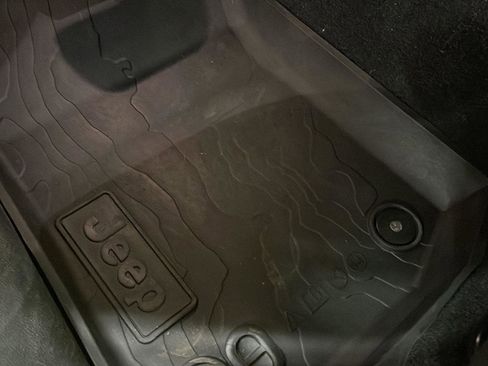 Used 2023 Jeep Wrangler Willys image 10