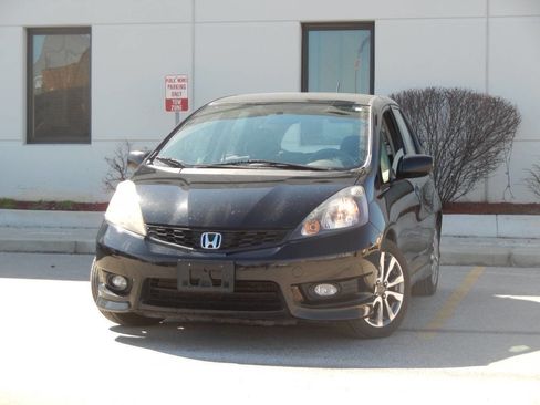 Used 2013 Honda Fit Sport image 3