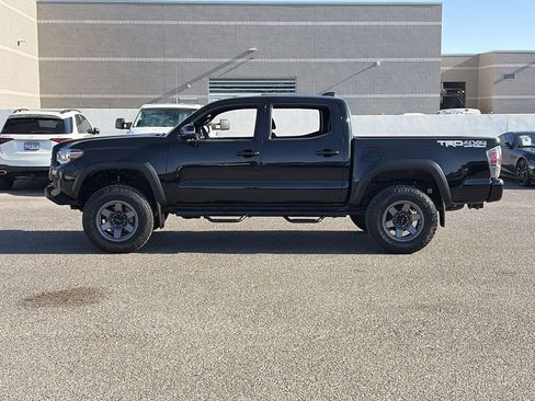 Used 2020 Toyota Tacoma TRD Off-Road w/ Technology Package AWD/4WD image 10