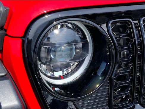 Certified 2024 Jeep Wrangler Willys image 24