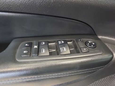 Used 2019 Jeep Grand Cherokee Altitude AWD/4WD image 20
