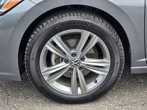 Used 2024 Volkswagen Jetta SE FWD image 12