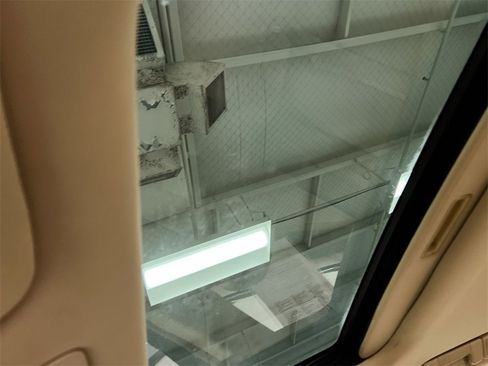 Used 2009 Cadillac STS V8 image 17