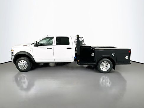 New 2026 RAM 5500 Tradesman w/ Chrome Appearance Group AWD/4WD image 4