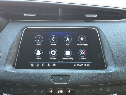 Used 2020 Cadillac XT4 Premium Luxury image 31