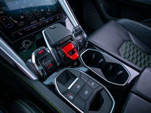Used 2020 Lamborghini Urus AWD/4WD image 49