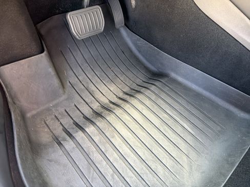 Used 2021 Tesla Model 3 Standard Range Plus image 17