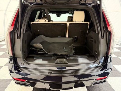 Used 2023 Cadillac Escalade Sport image 5