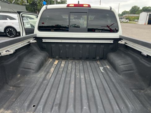 Used 2022 Nissan Frontier SV RWD image 22