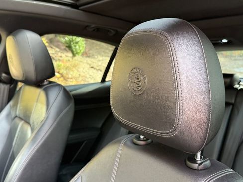 Used 2022 Alfa Romeo Stelvio Sprint image 23