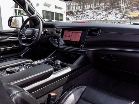 Used 2022 Jeep Wagoneer Series I w/ Premium Group I image 36