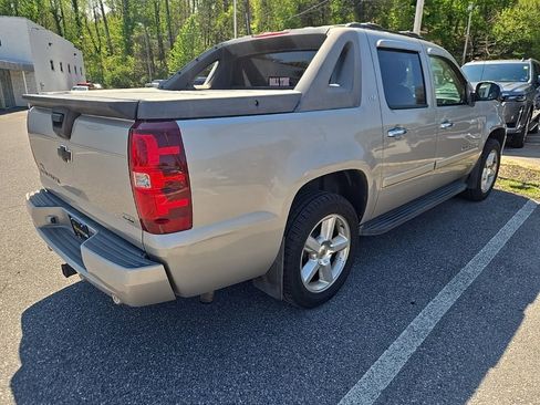 Used 2008 Chevrolet Avalanche LTZ w/ LTZ Preferred Equipment Group image 4