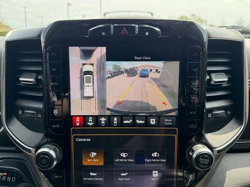 Used 2019 RAM 1500 Laramie AWD/4WD image 18